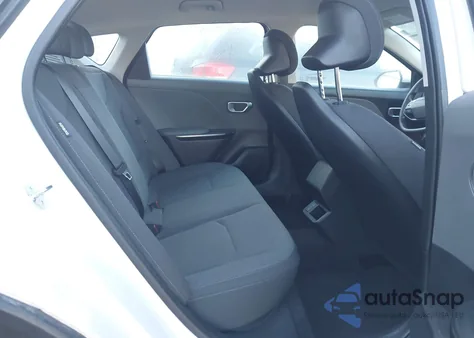 2025 Kia K4 Lxs z USA, uszkodzony, nr VIN 3KPFT4DE4SE019109